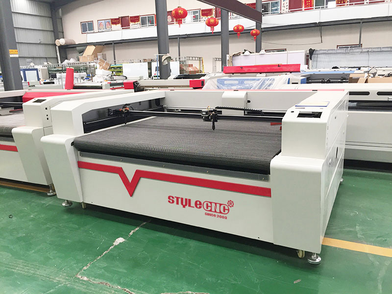 雙頭激光布料切割機(jī)