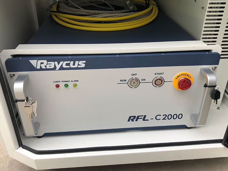 經(jīng)濟款全尺寸光纖激光切板機低價出售