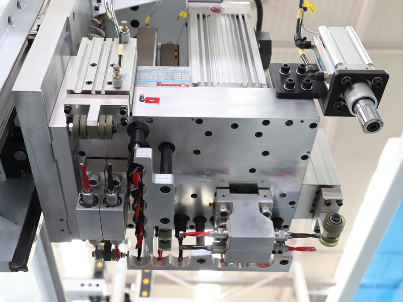 全自動數(shù)控六面鉆孔機(jī) 全自動數(shù)控六面鉆孔機(jī)