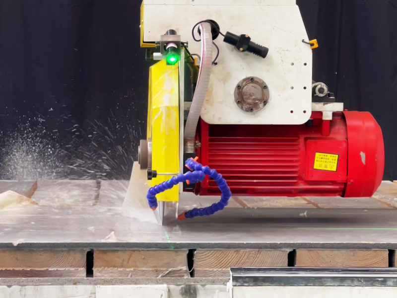 適用于廚房臺面和梳妝臺面的四軸數(shù)控橋切機