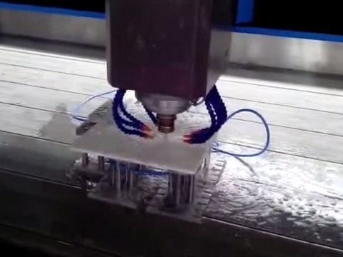 用于臺(tái)面切割、邊緣拋光的石材自動(dòng)換刀數(shù)控雕刻機(jī)