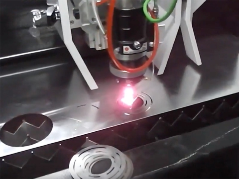 1000W 光纖激光機切割 1mm 鋁塑板