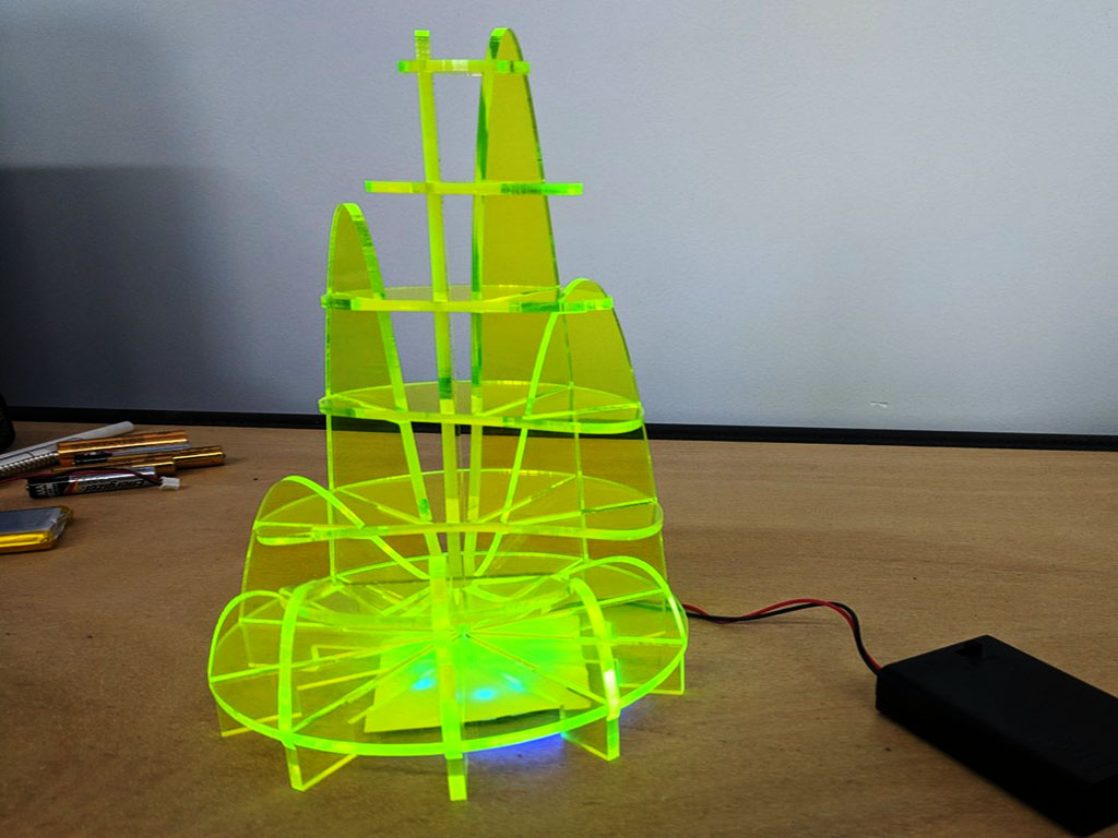 激光切割機用于 3D 塑料工藝品