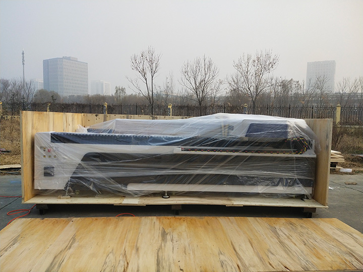 適用于木材和金屬的混合數(shù)控激光切割雕刻機