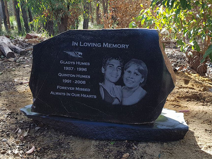 用于墓碑、紀(jì)念石、墓碑項(xiàng)目的石材數(shù)控機(jī)床