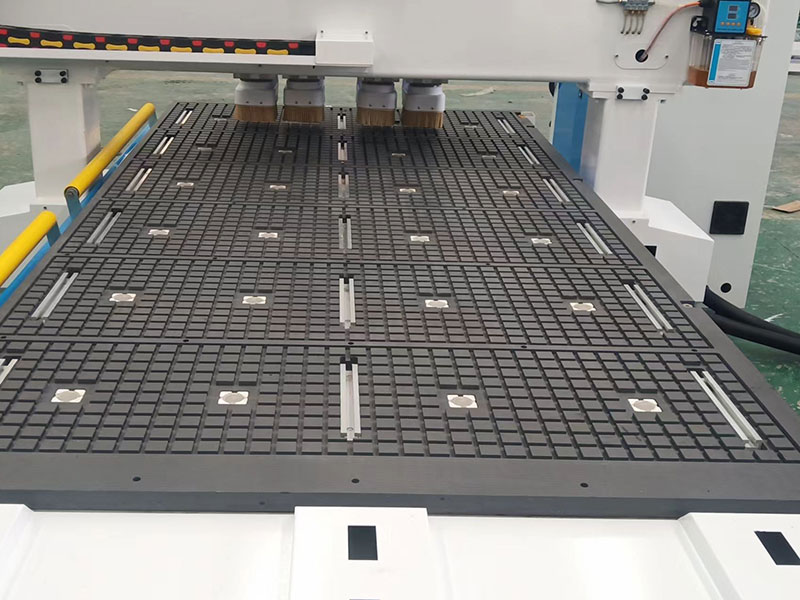 盈利型4x8數(shù)控雕刻機(jī)工作臺用于商業(yè)用途