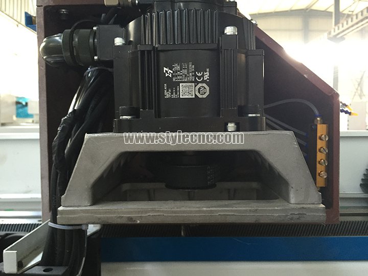 數(shù)控石雕機(jī)電機(jī)