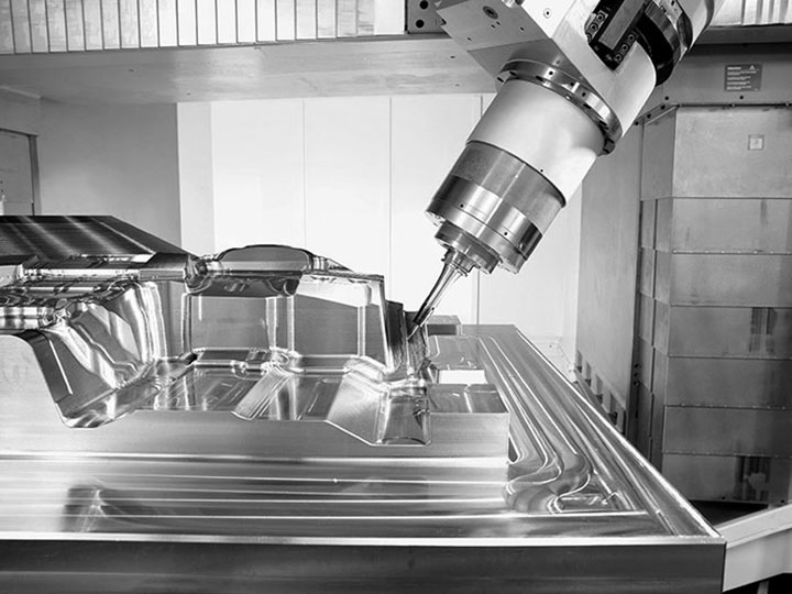 復(fù)雜的機(jī)械零件不再能夠僅由熟練的操作員制造。