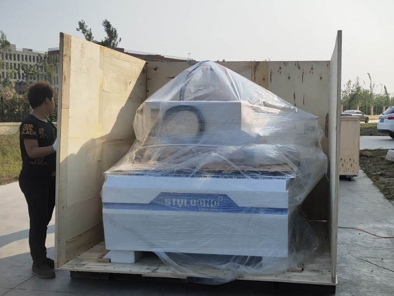 帶 4 個(gè)頭的多軸數(shù)控木工機(jī)