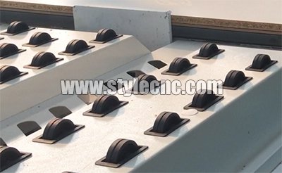 定制家具數(shù)控雕刻機(jī)自動(dòng)上料輔助裝置