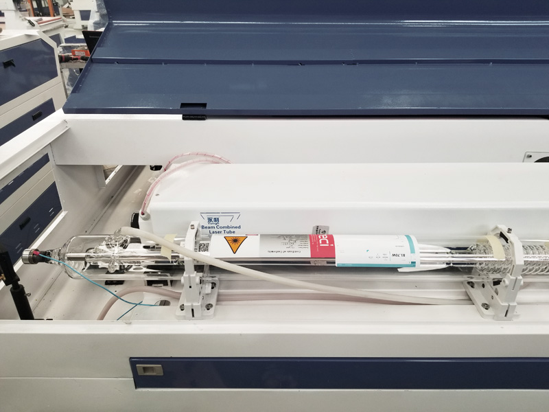 最佳預(yù)算 CO2 適用于金屬、丙烯酸、木材的激光切割機(jī)