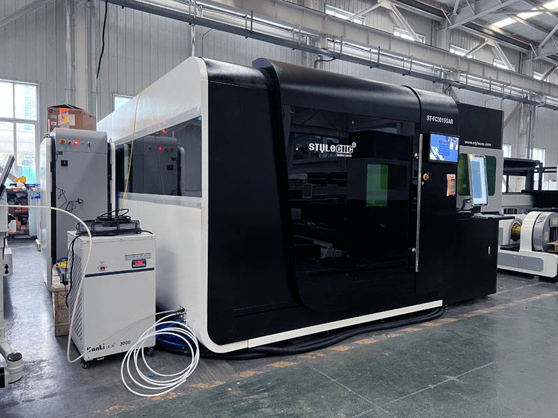 金屬板材、管材兩用光纖激光切割機(jī)