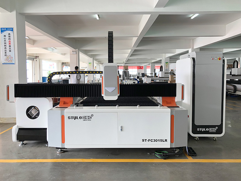 5x10工業(yè)板管一體光纖激光金屬切割機