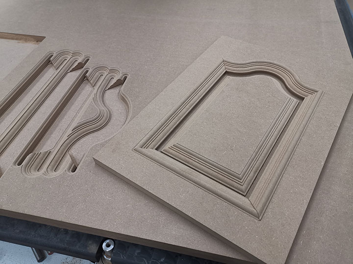 四軸旋轉(zhuǎn)數(shù)控木材加工中心項(xiàng)目