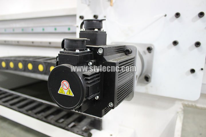 石材數(shù)控加工中心安川伺服電機(jī)