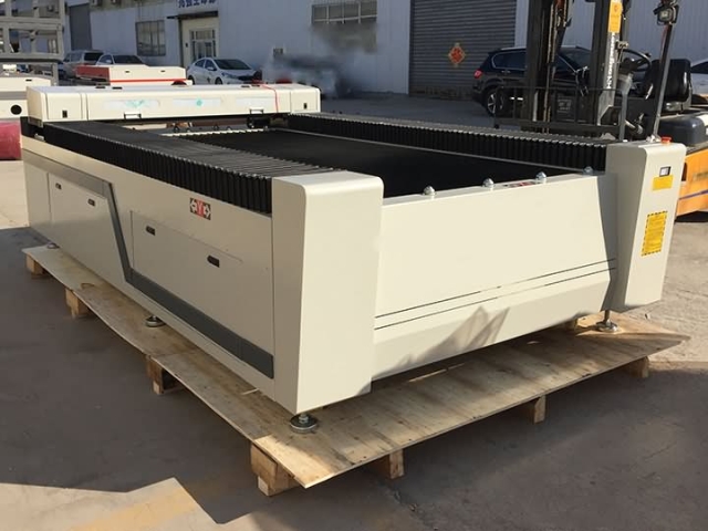 150W 數(shù)控激光切割機 STJ1325 在墨西哥