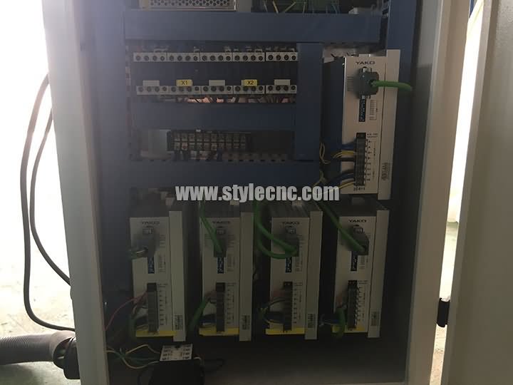 Yako 驅(qū)動數(shù)控雕刻機(jī)