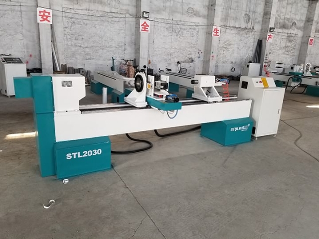 圣盧西亞帶主軸的工業(yè)數(shù)控木工車(chē)床