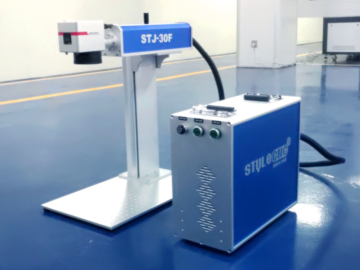 用于制作標(biāo)牌的光纖激光雕刻機(jī)