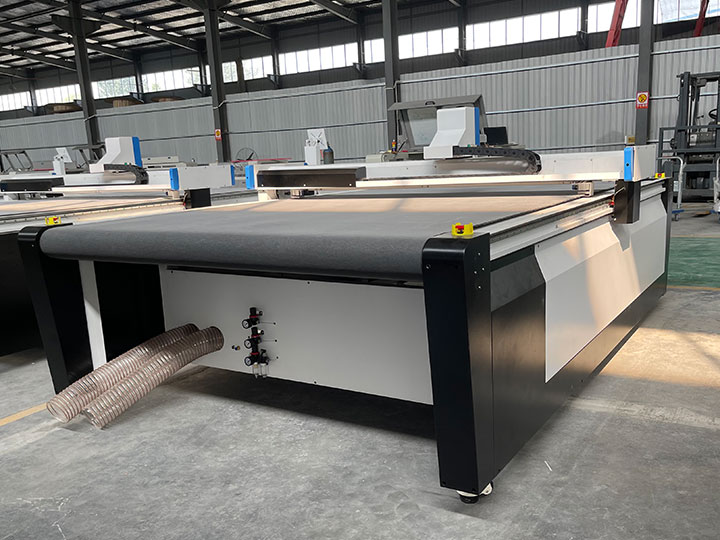 工業(yè)自動數(shù)字布料切割機(jī)出售