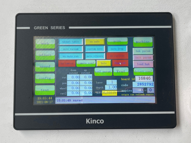 工業(yè)自動數(shù)字布料切割機(jī)出售