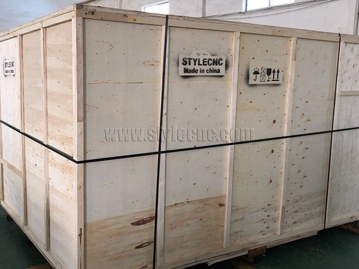 ST-FC3015L 光纖激光切割機(jī)外包裝