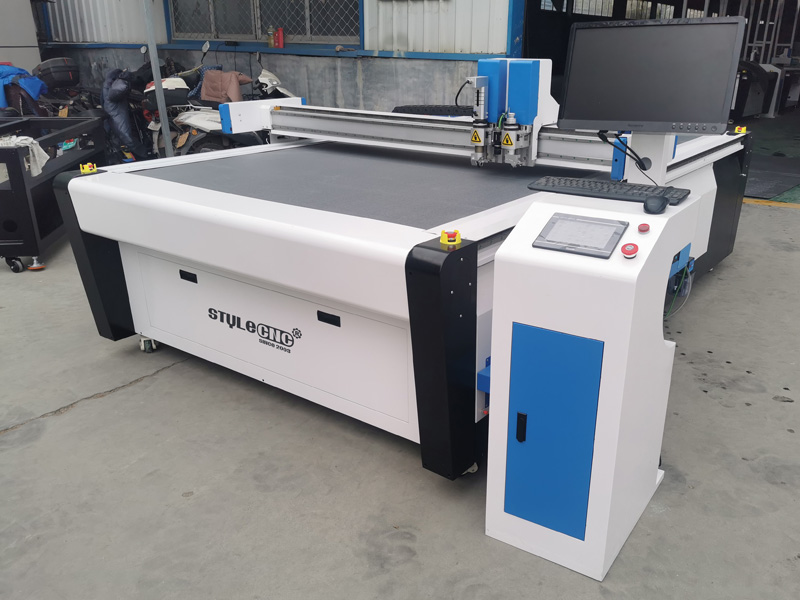 2025年最暢銷的自動(dòng)數(shù)控紙板切割機(jī)