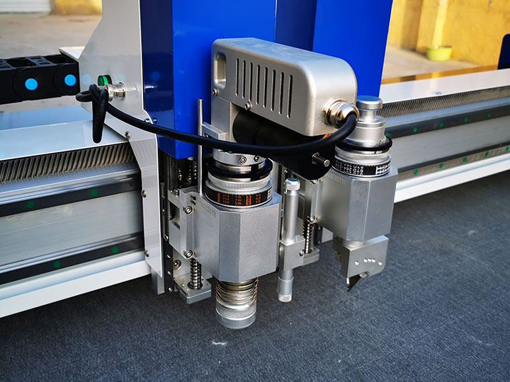 2025年最暢銷的自動(dòng)數(shù)控紙板切割機(jī)