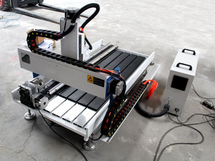 臺式數(shù)控雕刻機套件，帶 2x4 工作臺出售