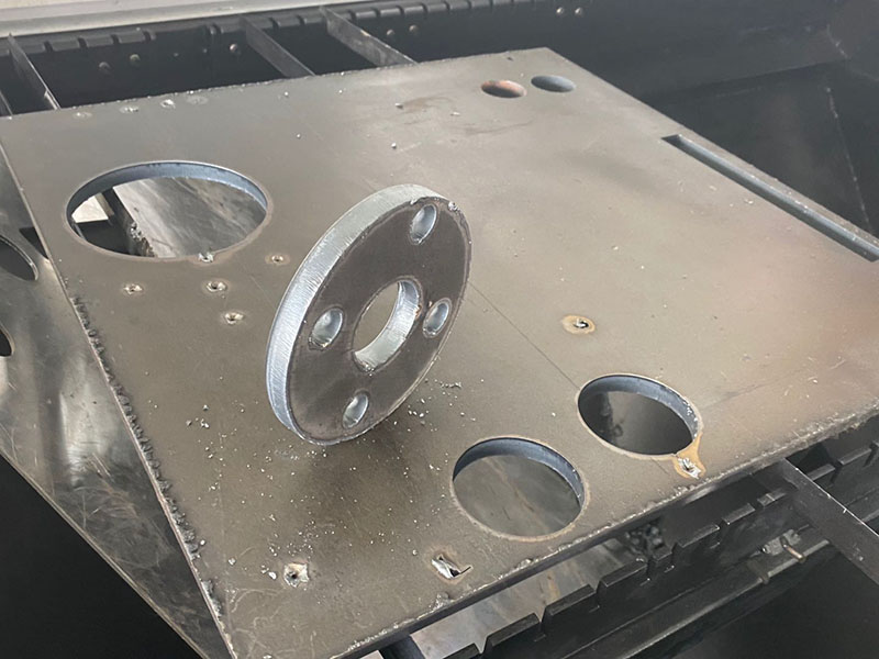 光纖激光切割碳鋼項(xiàng)目