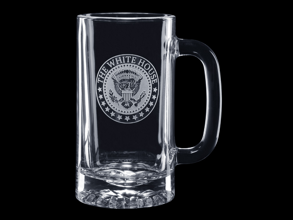 用于個(gè)性化啤酒杯蝕刻的紫外線激光雕刻機(jī)