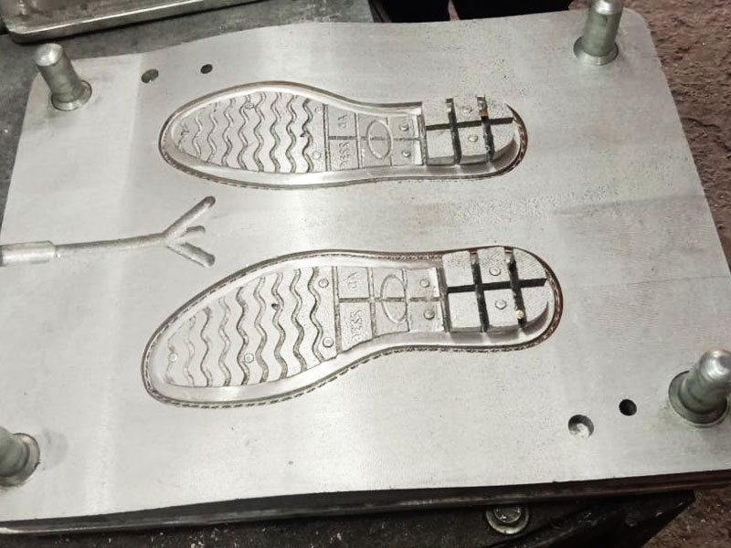 鞋用數(shù)控成型機樣品